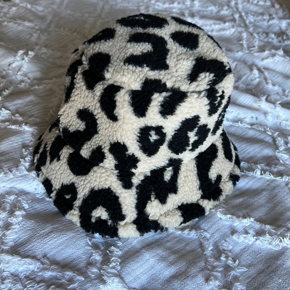 Bucket hat - Picture 2 of 3